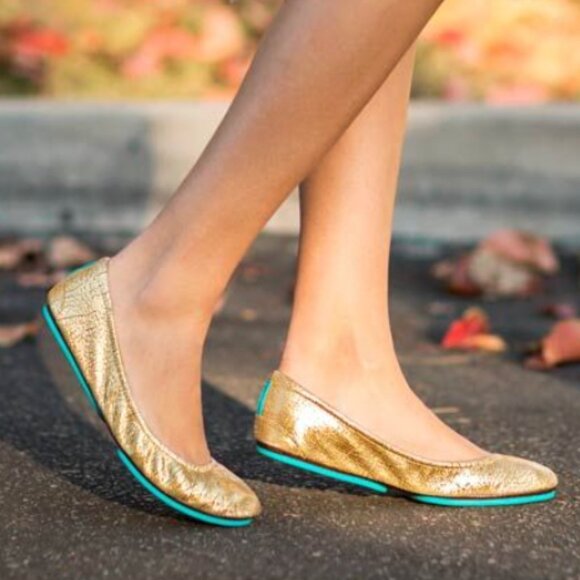 Tieks Gold Leather Ballet Flats Comfortable Slip On Shoes 7 See flaw on toe - Picture 7 of 7